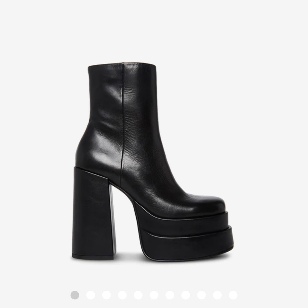 Cobra Black Leather Steve Madden Shoes